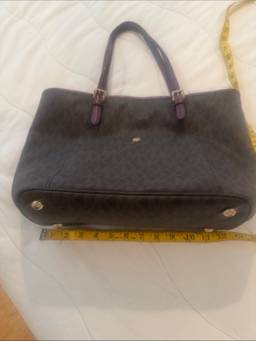 Michael Kors brown jet set medium travel bag with burgundy handles and trim - Picture 4 of 13